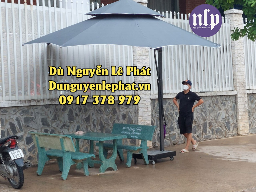 Dù lệch tâm tròn lắp đặt tại quán cafe – hiện đại & tinh tế Dù Che Lệch Tâm Tròn